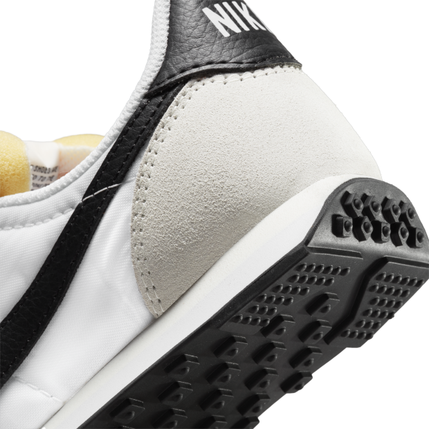nike waffle trainers women's