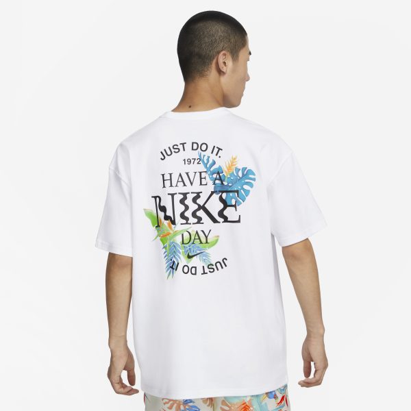 Nike Sportswear Premium Essential 男子口袋T恤| Nike香港官方網上商店